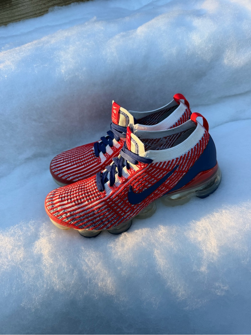 Nike Men’s Red and Navy VaporMax Flyknit Sneakers size 7